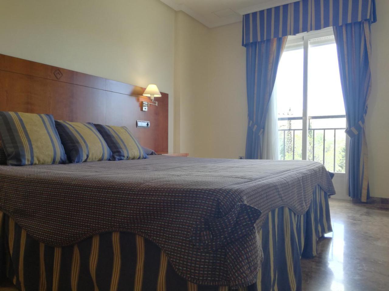 Apartamentos Noche De Ronda Cazorla Exterior photo